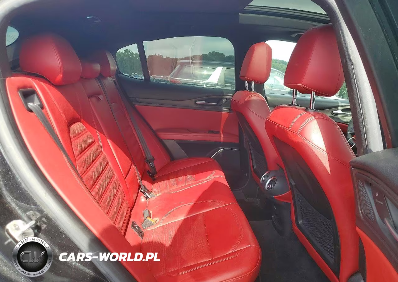 2018 Alfa Romeo Stelvio Ti Sport VIN:ZASFAKNNXJ7B90591 - 11