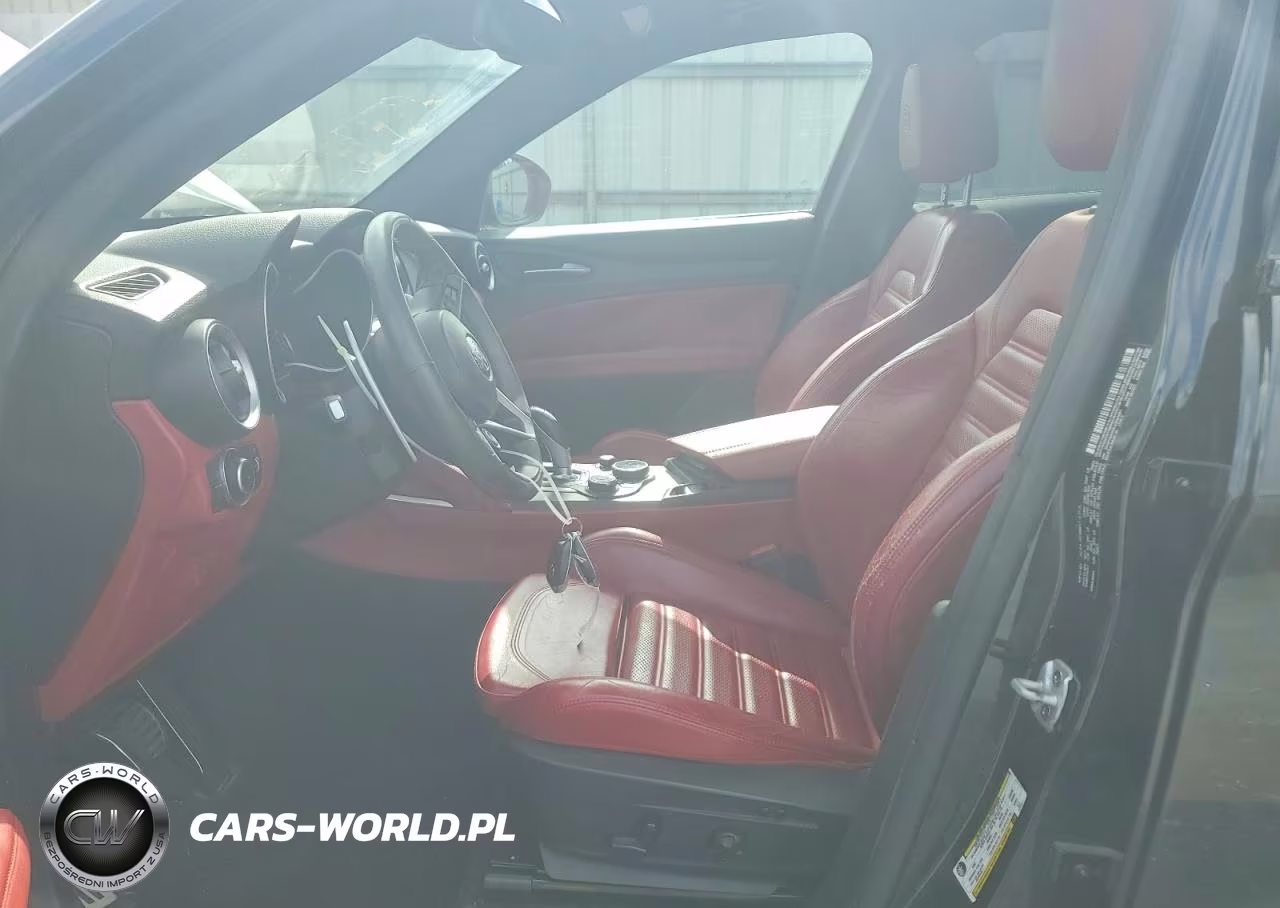 2018 Alfa Romeo Stelvio Ti Sport VIN:ZASFAKNNXJ7B90591 - 7