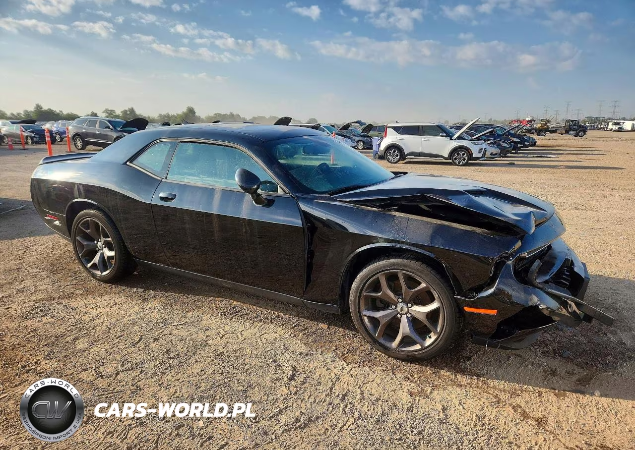 2019 Dodge Challenger Sxt VIN:2C3CDZAG3KH751839 - 4