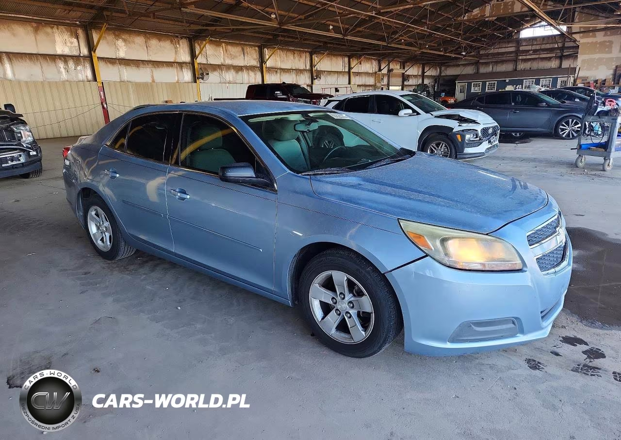 2013 Chevrolet Malibu Ls VIN:1G11B5SA8DU136787 - 4