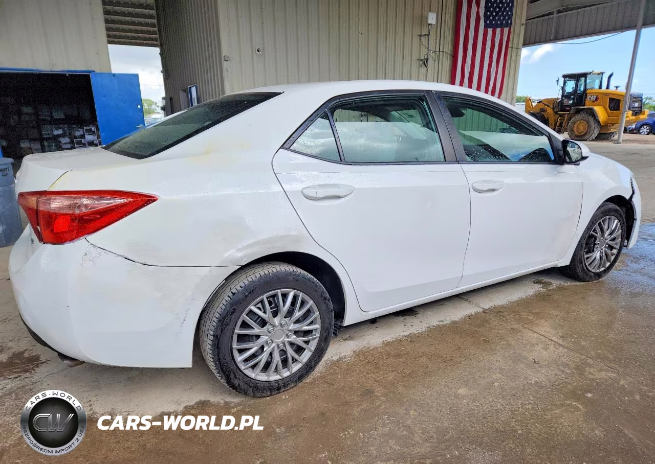 2019 Toyota Corolla Le VIN:5YFBURHE2KP877602 - 3