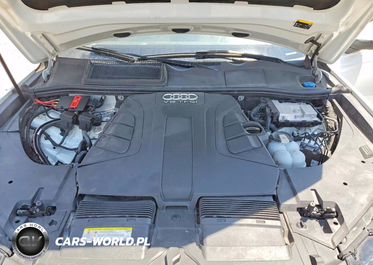 2018 Audi Q7 Premium Plus VIN:WA1LAAF75JD010077 - 12