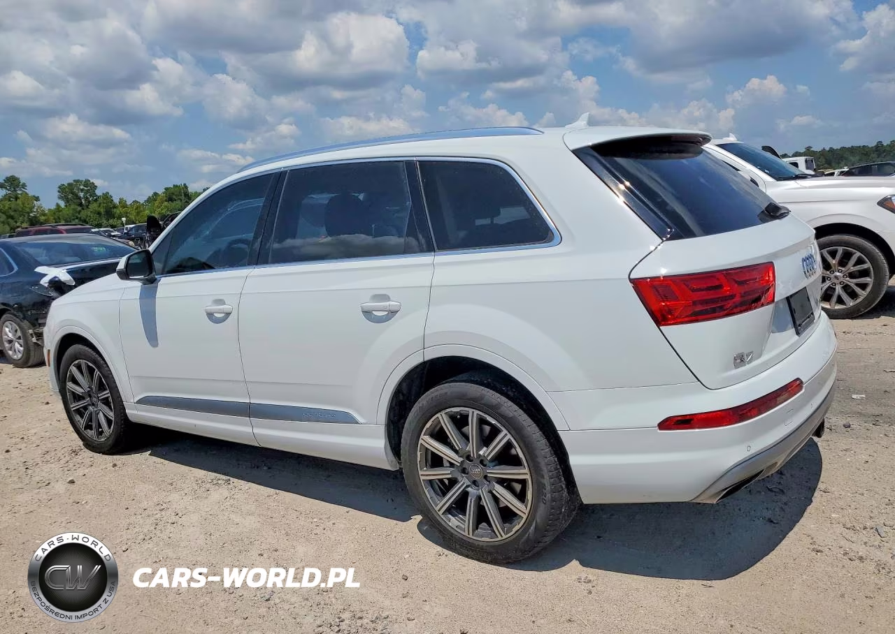 2018 Audi Q7 Premium Plus VIN:WA1LAAF75JD010077 - 2