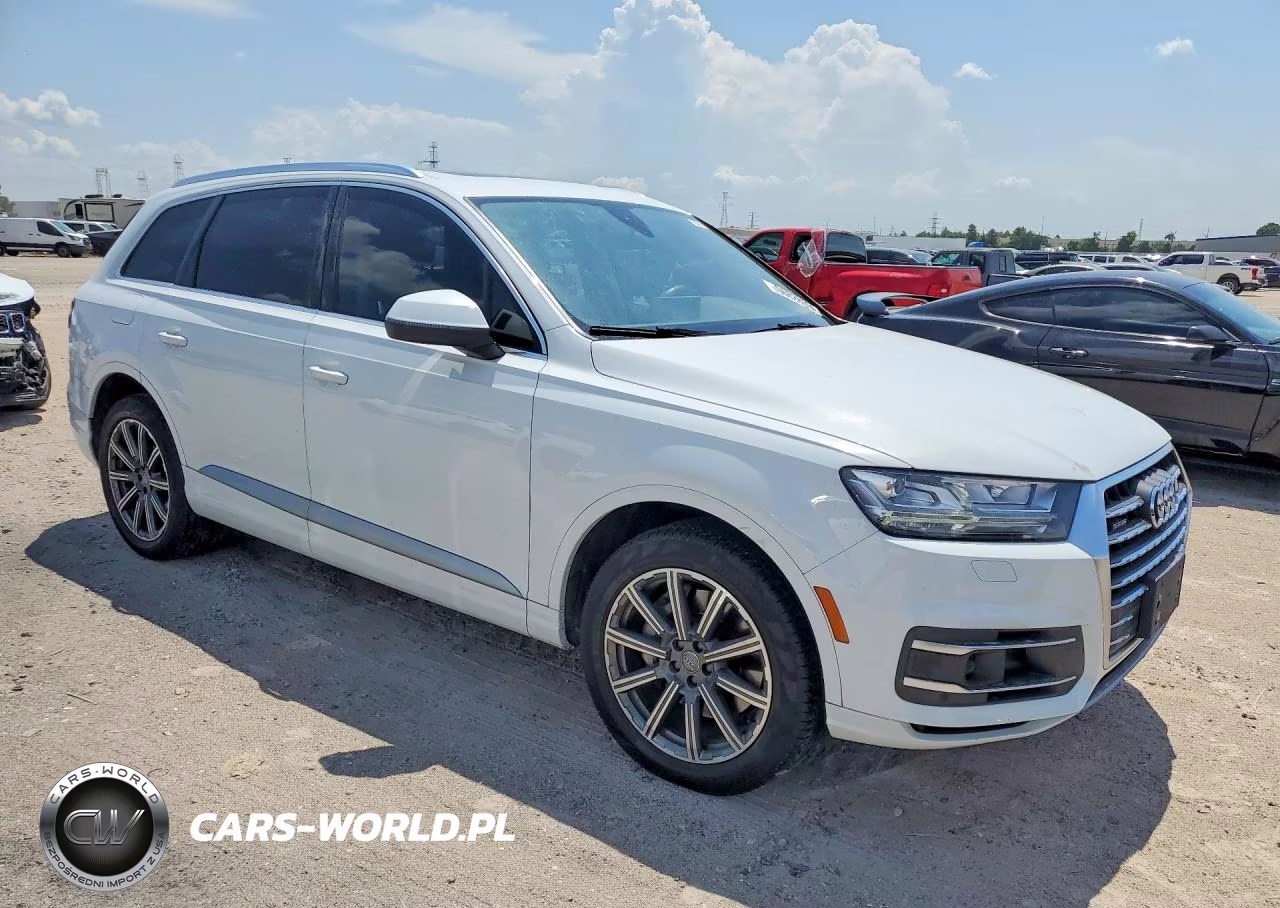 2018 Audi Q7 Premium Plus VIN:WA1LAAF75JD010077 - 4