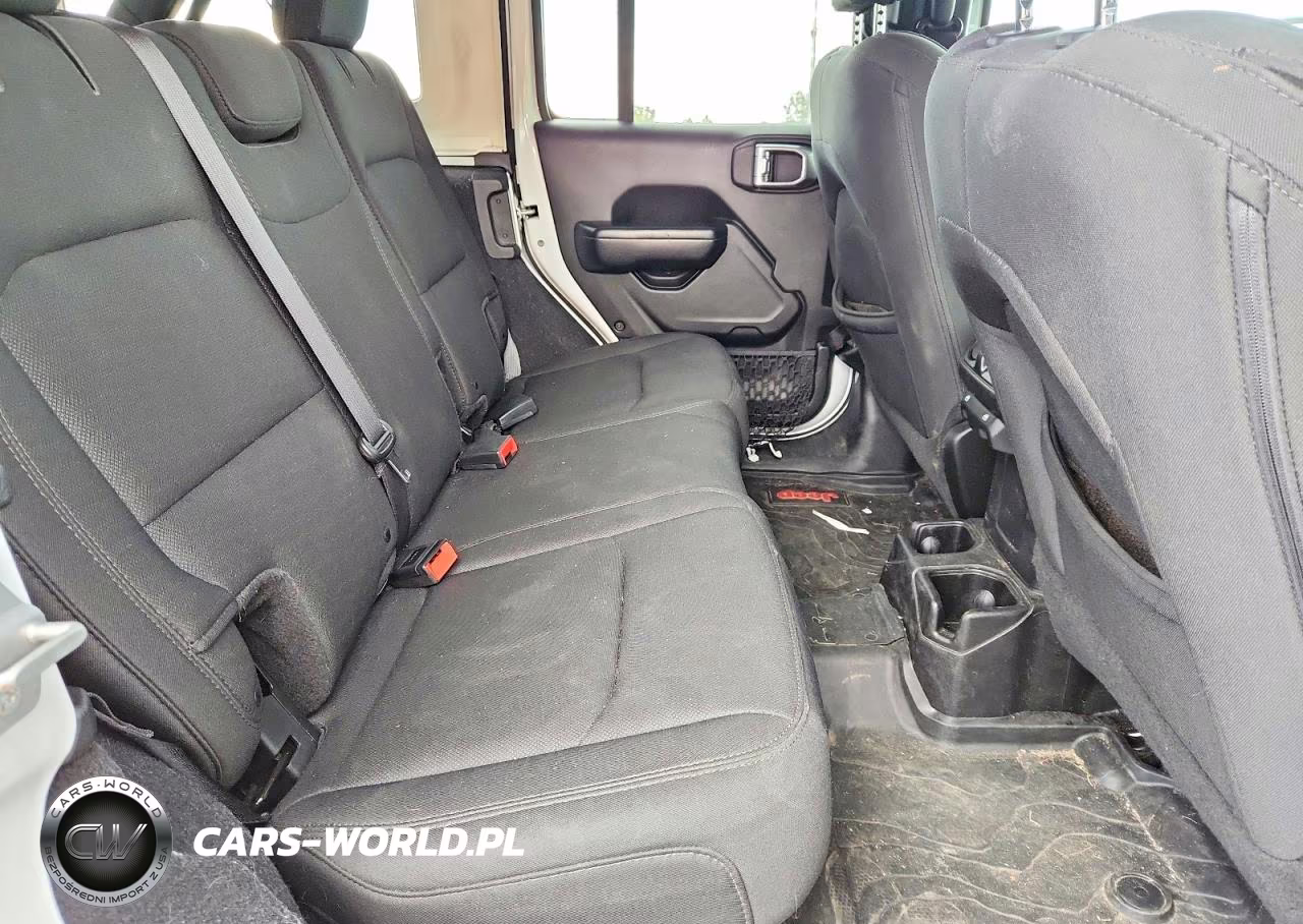 2018 Jeep Wrangler Unlimited Sport VIN:1C4HJXDG7JW296701 - 10