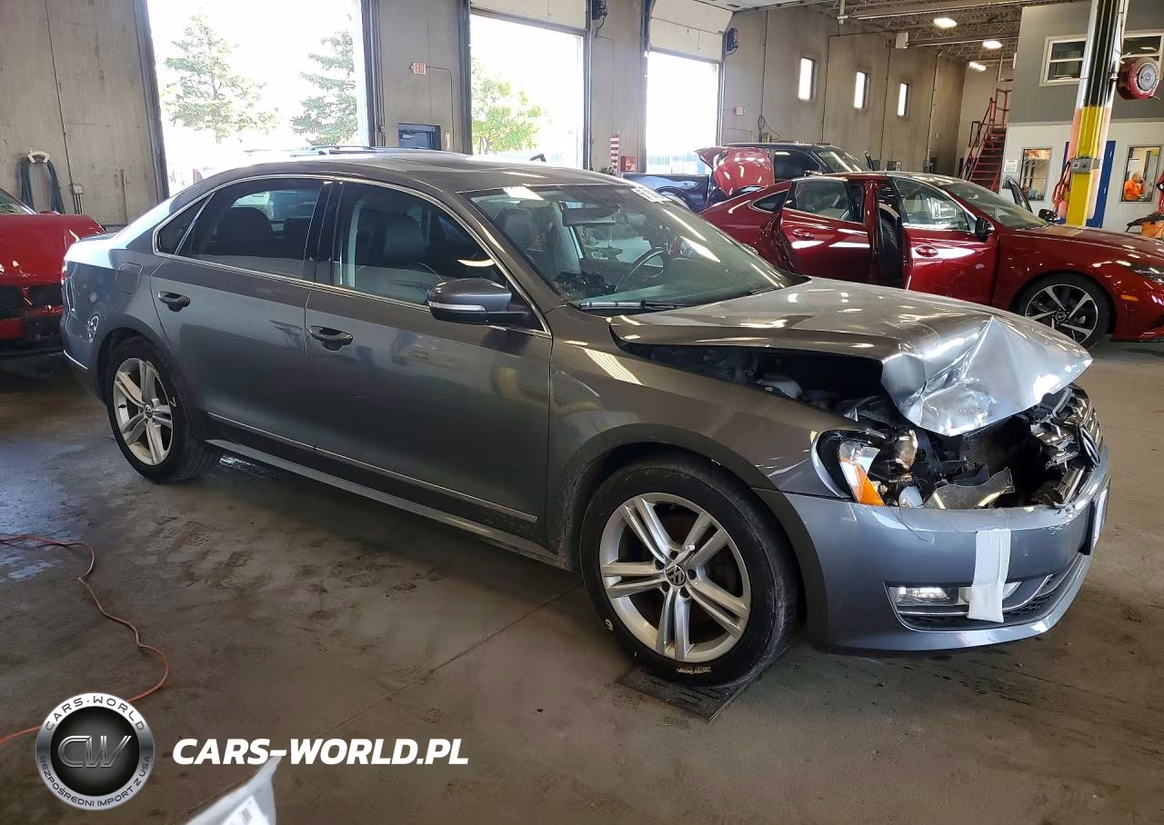 2015 Volkswagen Passat Sel VIN:1VWCV7A38FC022168 - 4