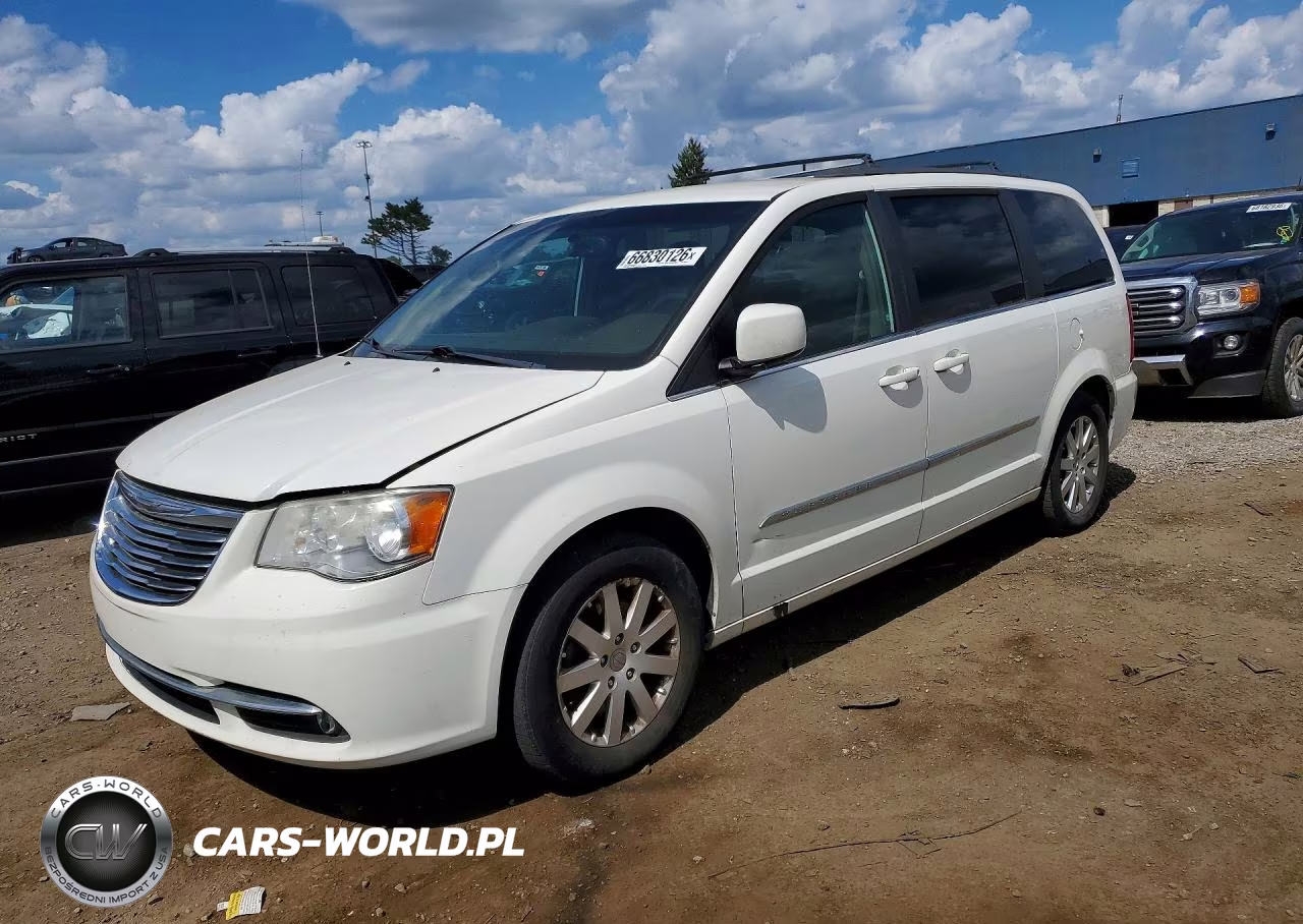 2013 Chrysler Town & Country Touring – zdjęcie 1 z 12