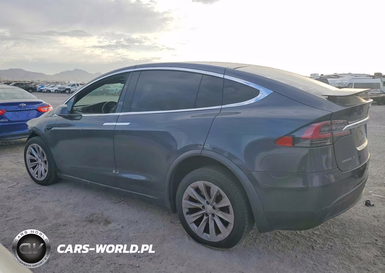 2016 Tesla Model X VIN:5YJXCDE28GF033573 - 2