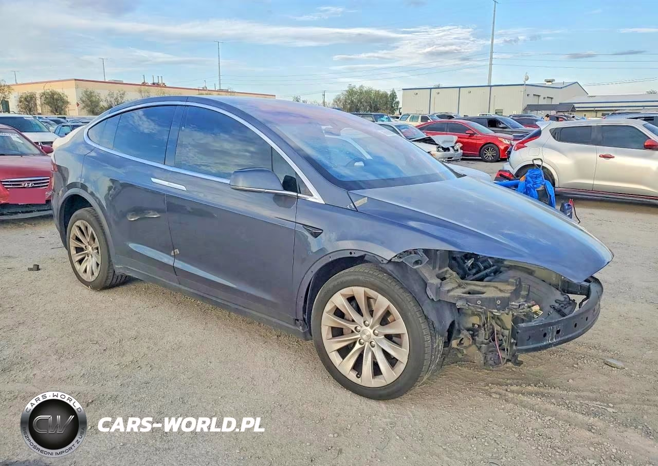 2016 Tesla Model X VIN:5YJXCDE28GF033573 - 4