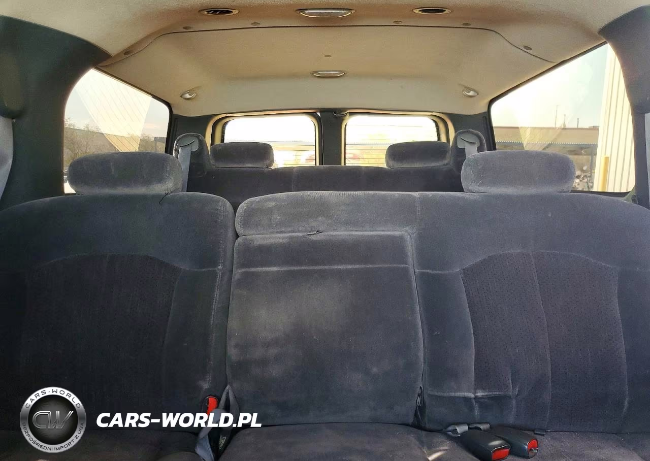 2000 Chevrolet Suburban K1500 VIN:3GNFK16T5YG155203 - 10