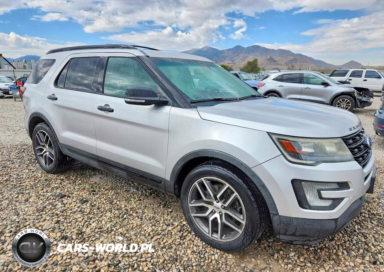 2017 Ford Explorer Sport VIN:1FM5K8GT3HGA34012 - 4