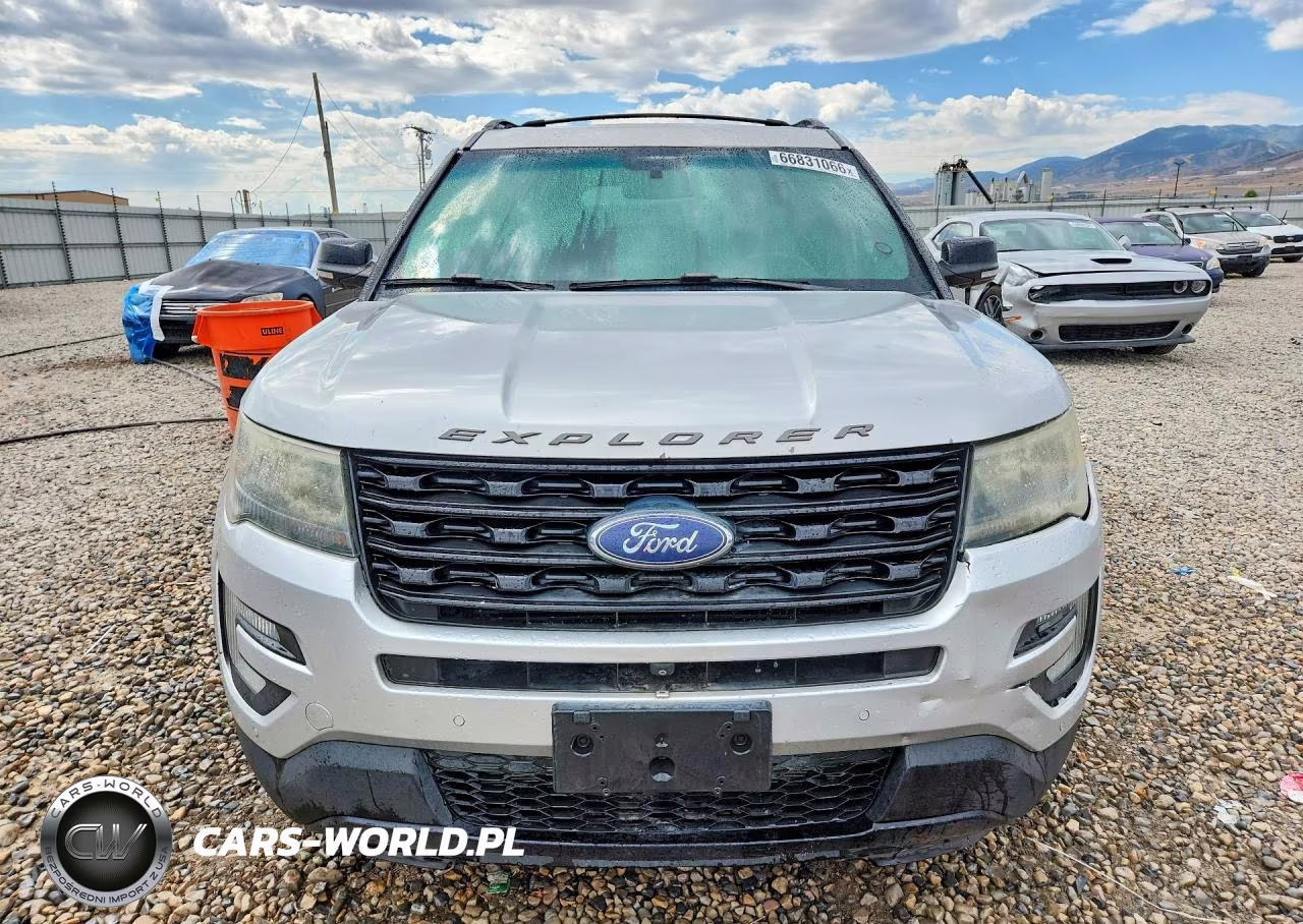 2017 Ford Explorer Sport VIN:1FM5K8GT3HGA34012 - 5