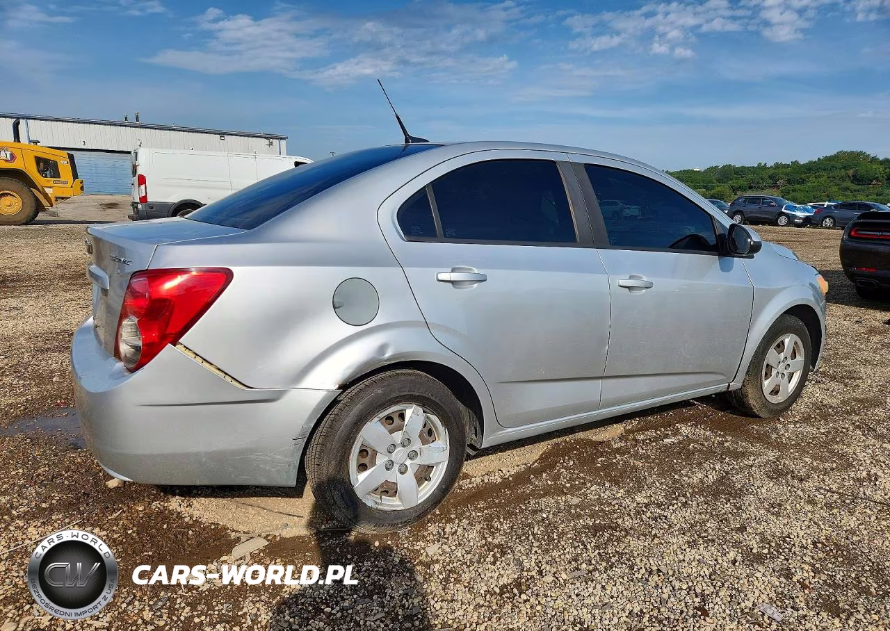 2013 Chevrolet Sonic Ls VIN:1G1JA5SH7D4108785 - 3