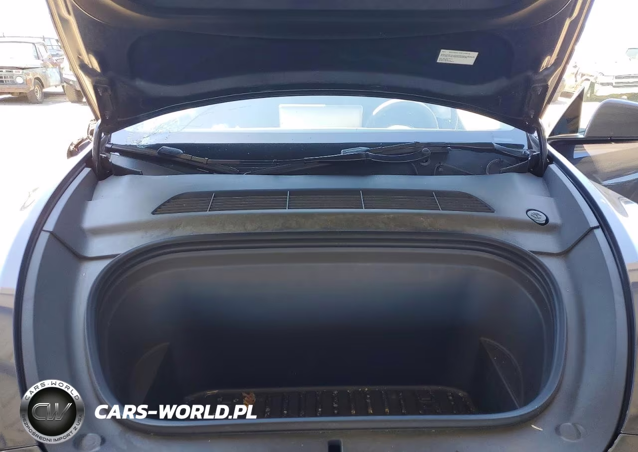 2023 Tesla Model Y VIN:7SAYGAEE2PF862675 - 11