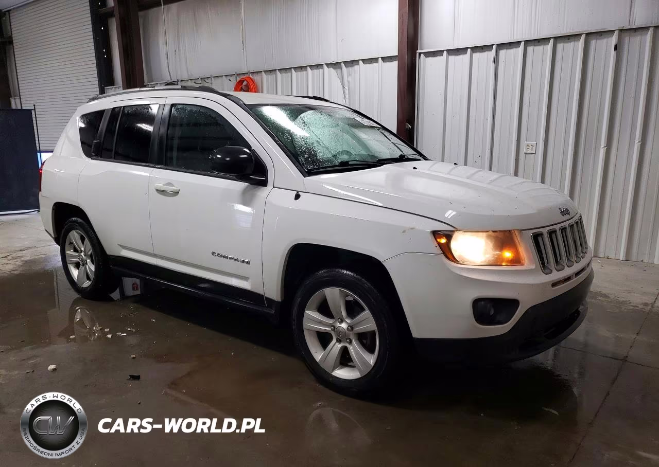 2016 Jeep Compass Sport VIN:1C4NJCBA4GD611193 - 4