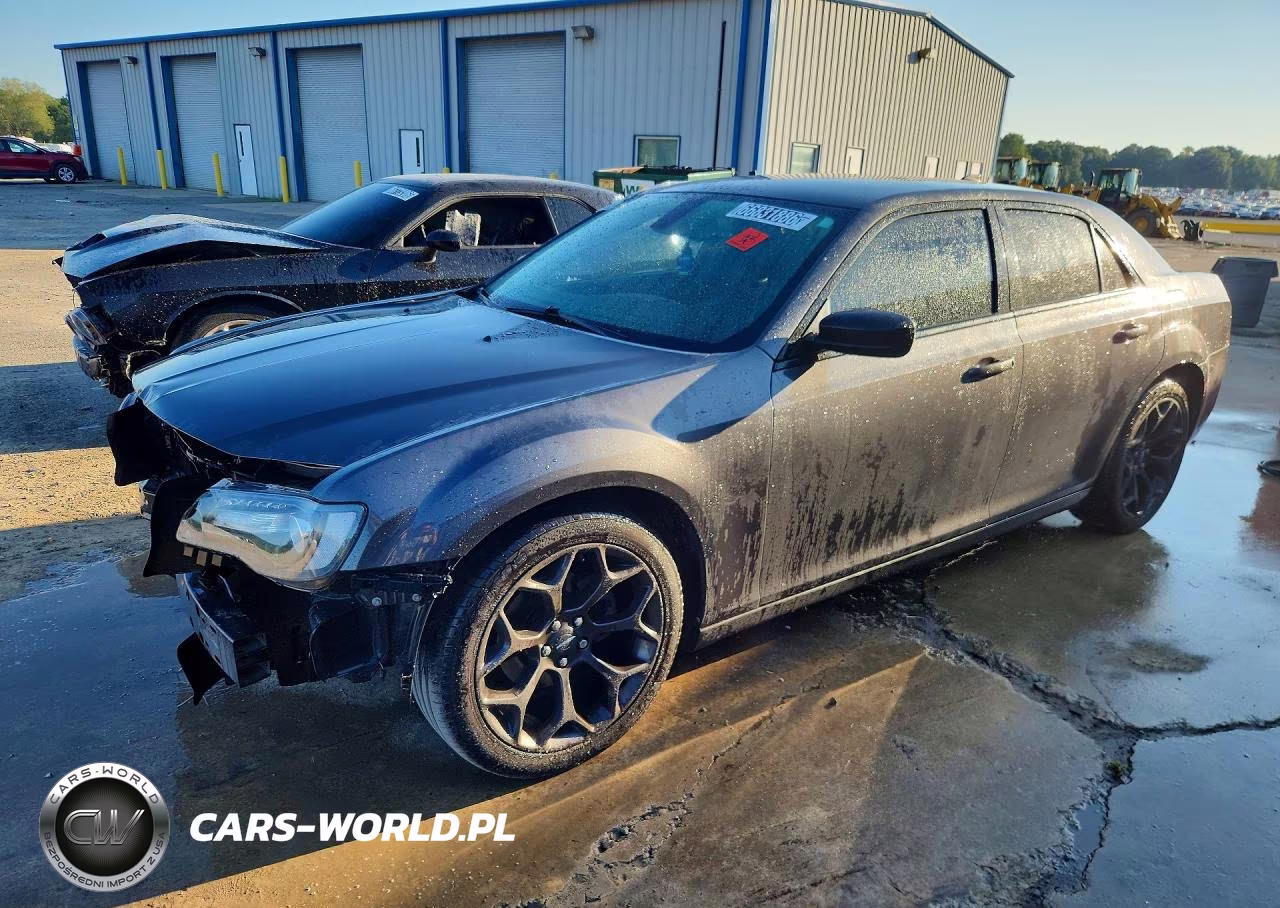 2019 Chrysler 300 Touring VIN:2C3CCAAG4KH614333 - 1