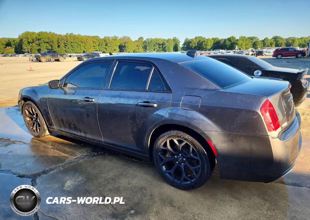 2019 Chrysler 300 Touring VIN:2C3CCAAG4KH614333 - 2