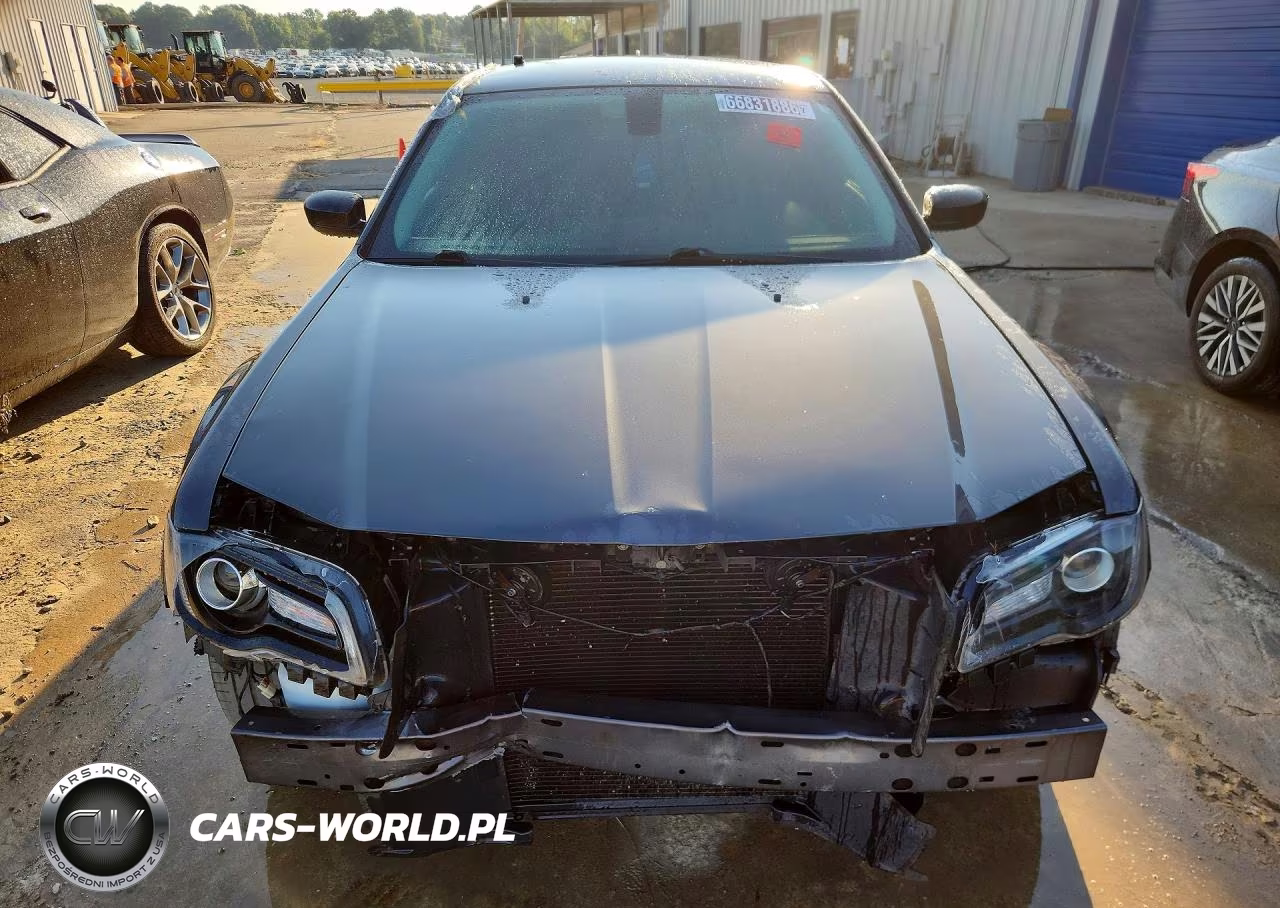 2019 Chrysler 300 Touring VIN:2C3CCAAG4KH614333 - 5