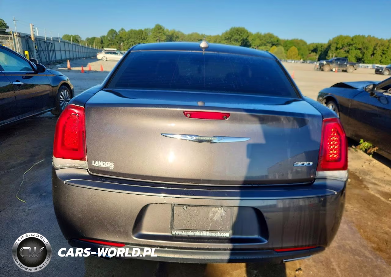 2019 Chrysler 300 Touring VIN:2C3CCAAG4KH614333 - 6