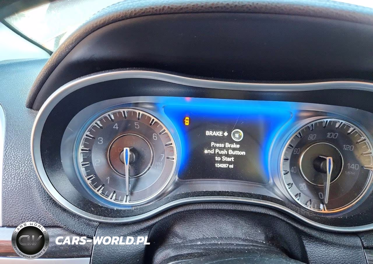 2019 Chrysler 300 Touring VIN:2C3CCAAG4KH614333 - 9