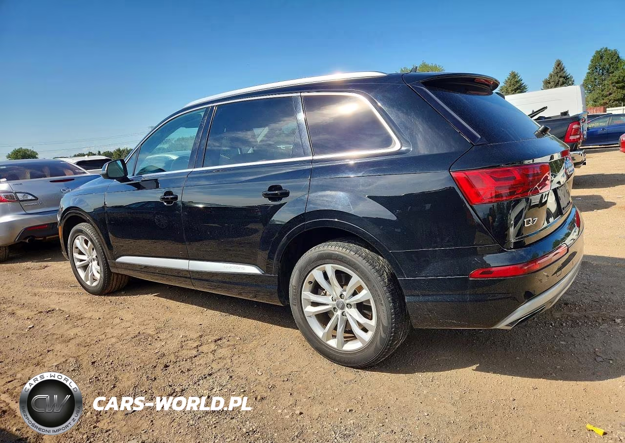 2017 Audi Q7 Premium Plus VIN:WA1LAAF72HD042463 - 2