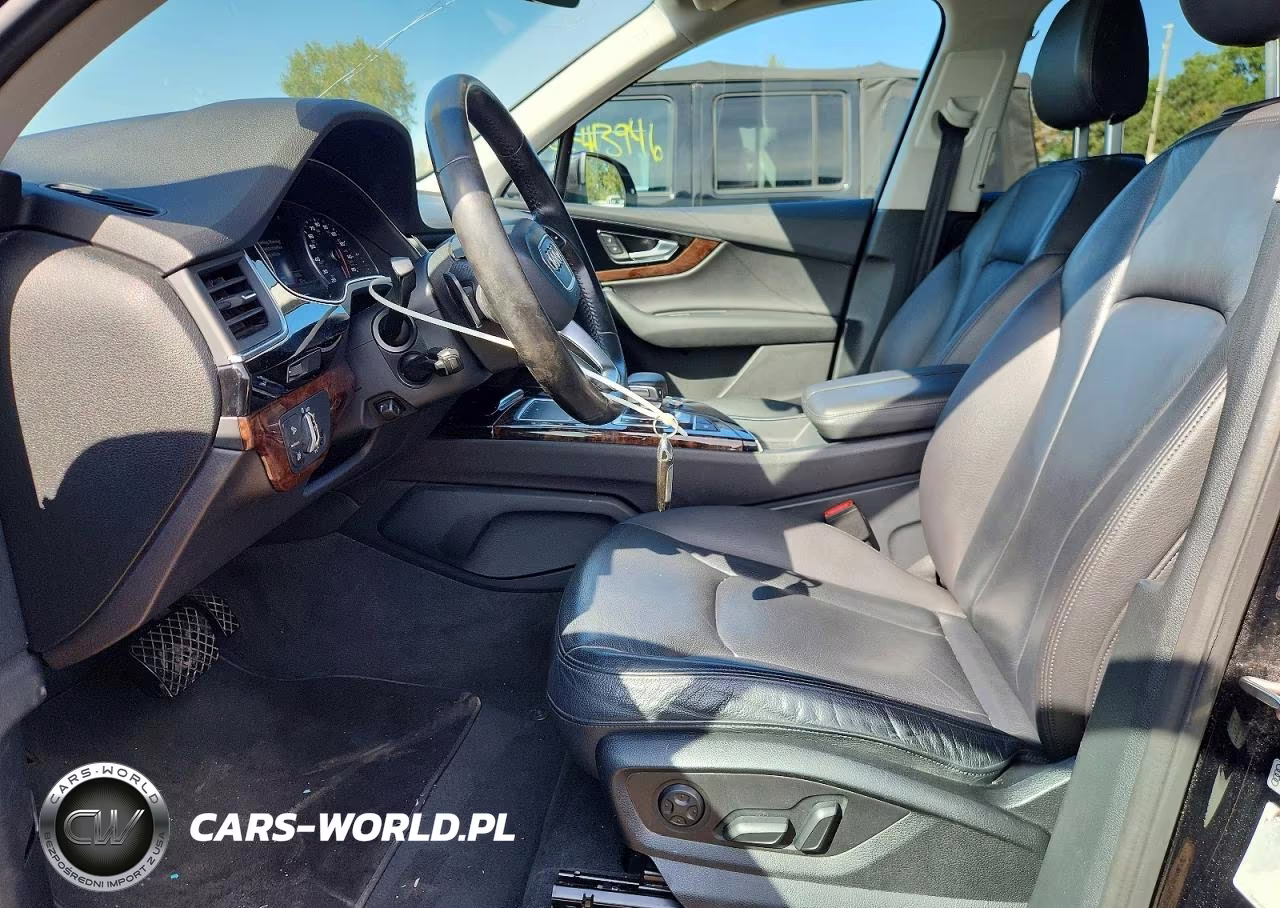 2017 Audi Q7 Premium Plus VIN:WA1LAAF72HD042463 - 7