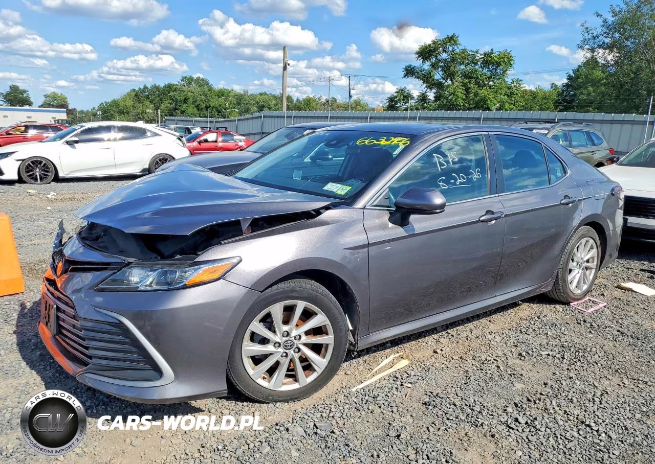 2021 Toyota Camry Le – zdjęcie 1 z 12