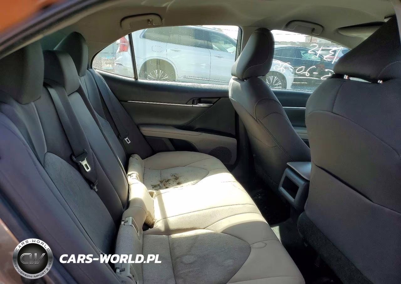2021 Toyota Camry Le VIN:4T1C11AK4MU524178 - 10