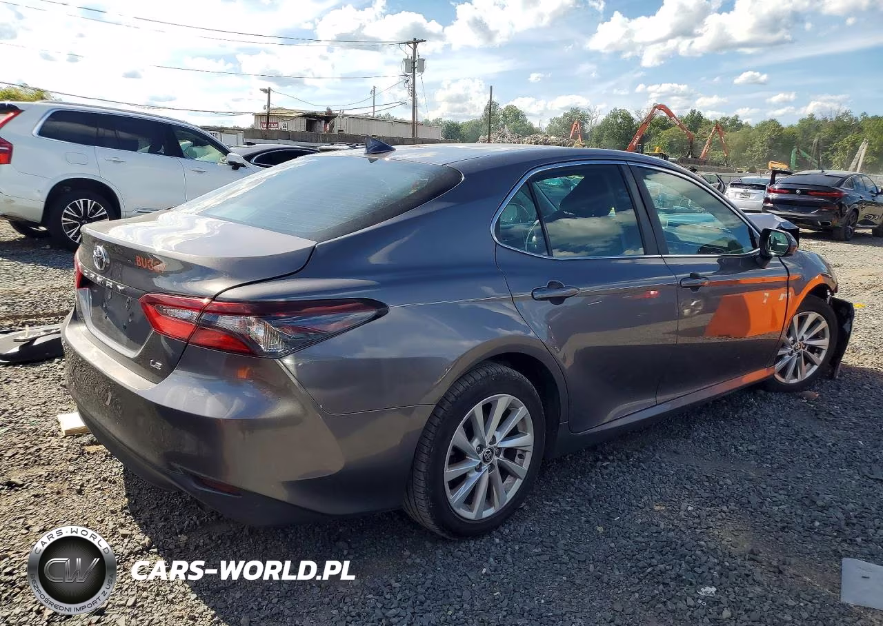 2021 Toyota Camry Le VIN:4T1C11AK4MU524178 - 3