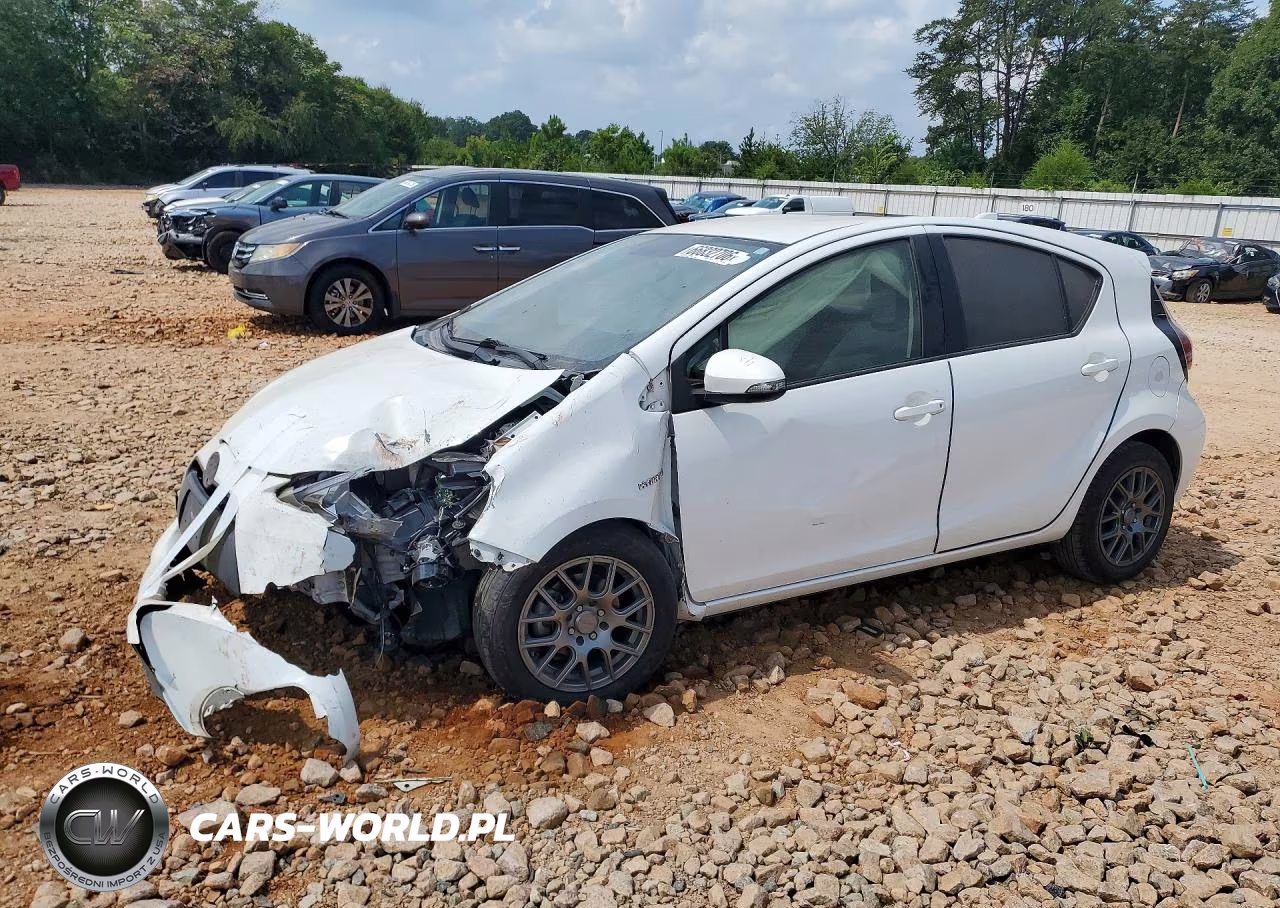 2016 Toyota Prius C One – zdjęcie 1 z 12