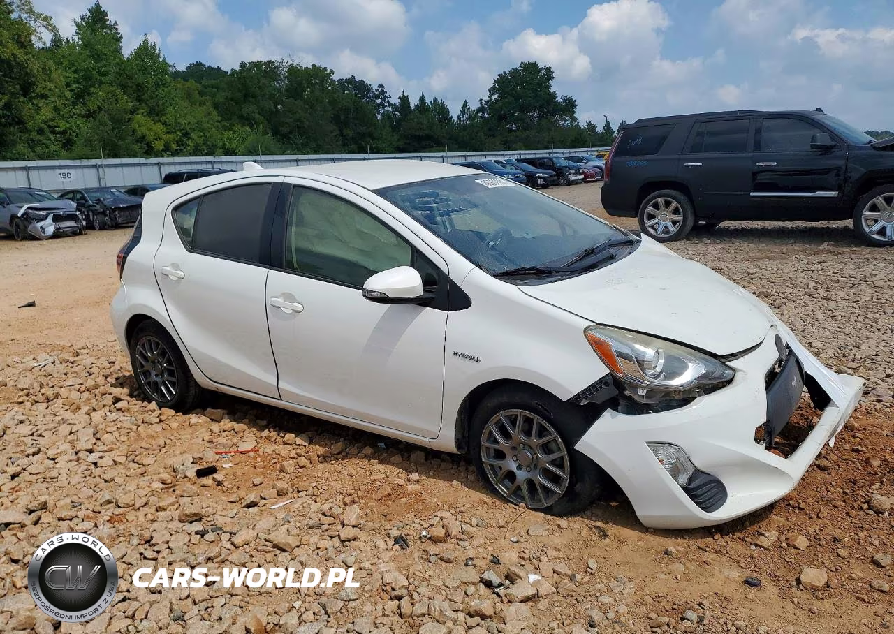2016 Toyota Prius C One VIN:JTDKDTB39G1122284 - 4