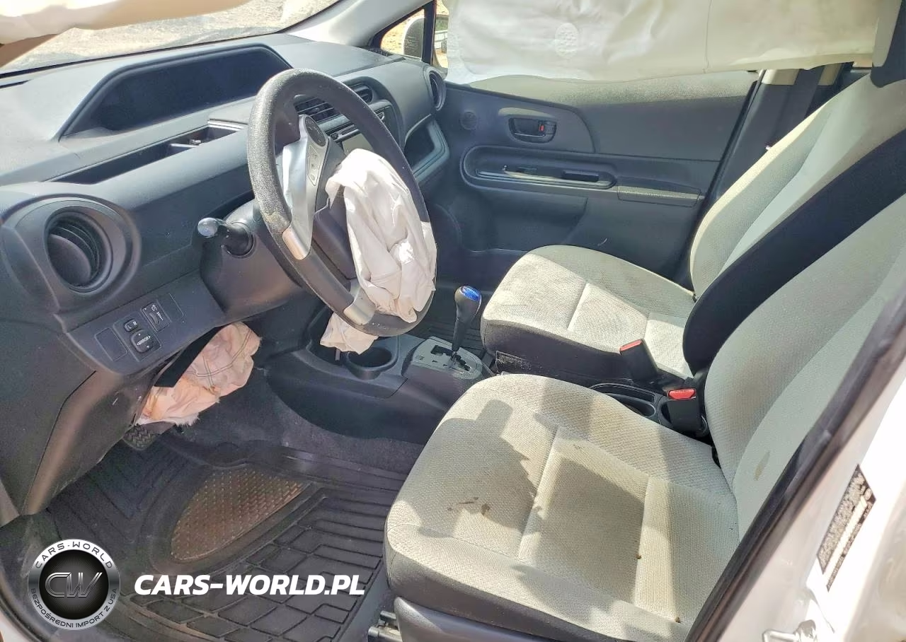 2016 Toyota Prius C One VIN:JTDKDTB39G1122284 - 7