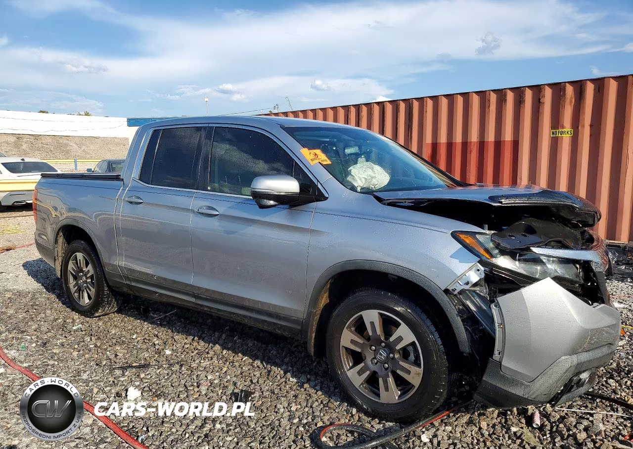 2017 Honda Ridgeline Rtl VIN:5FPYK3F66HB039173 - 4