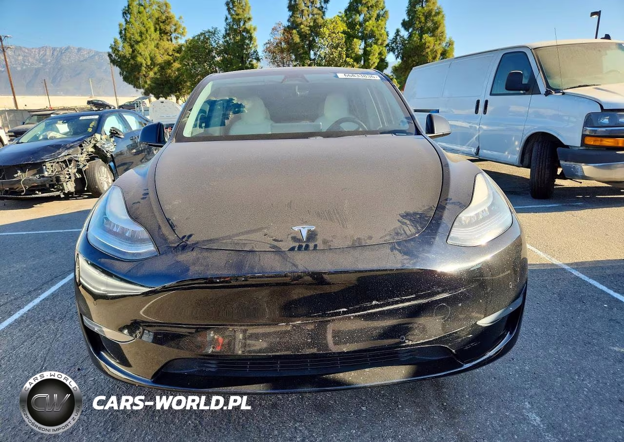 2020 Tesla Model Y VIN:5YJYGDEE3LF018296 - 5