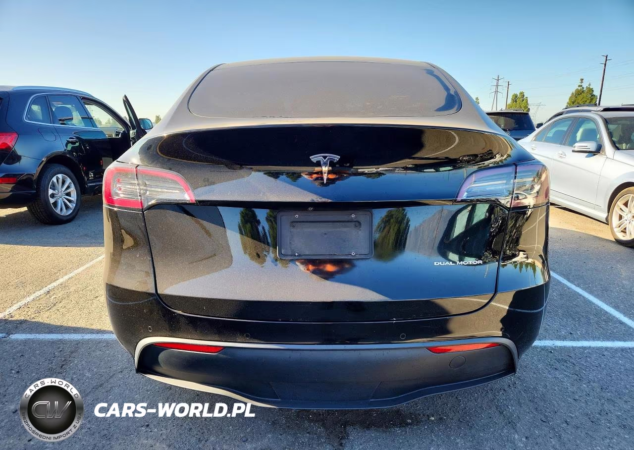 2020 Tesla Model Y VIN:5YJYGDEE3LF018296 - 6