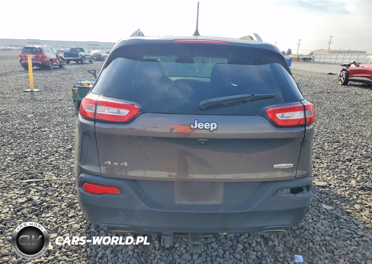 2017 Jeep Cherokee Latitude VIN:1C4PJMCS3HW656749 - 6