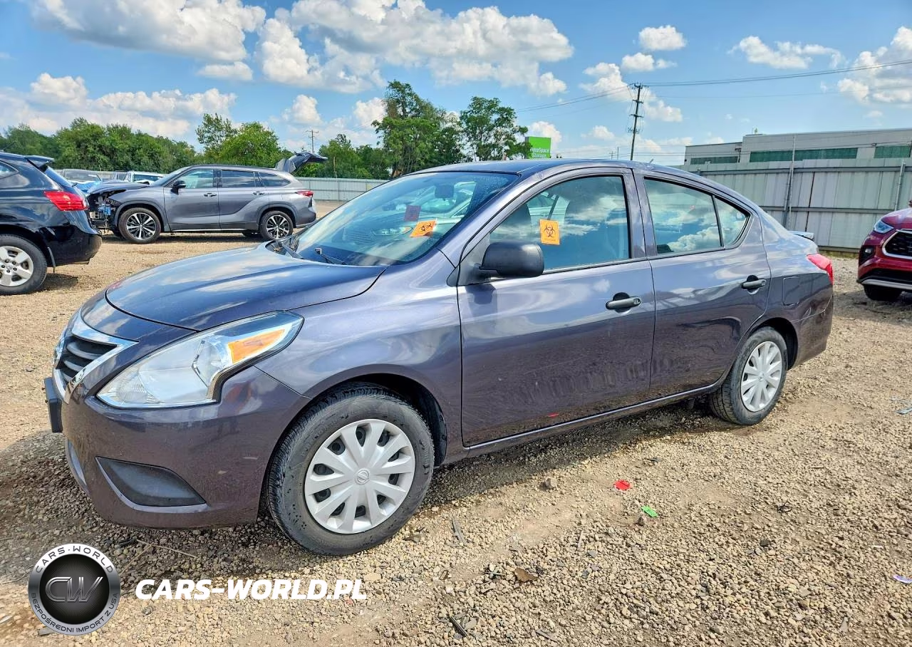 2015 Nissan Versa 1.6 S Plus – zdjęcie 1 z 12