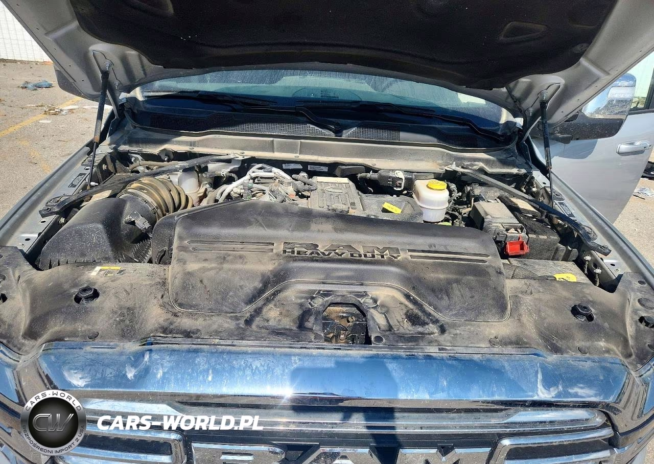 2026 Ram 2500 Laramie VIN:3C63R5FLXTG206922 - 11