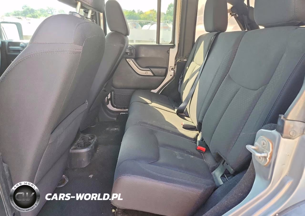 2014 Jeep Wrangler Unlimited Sport VIN:1C4BJWDG8EL190684 - 11