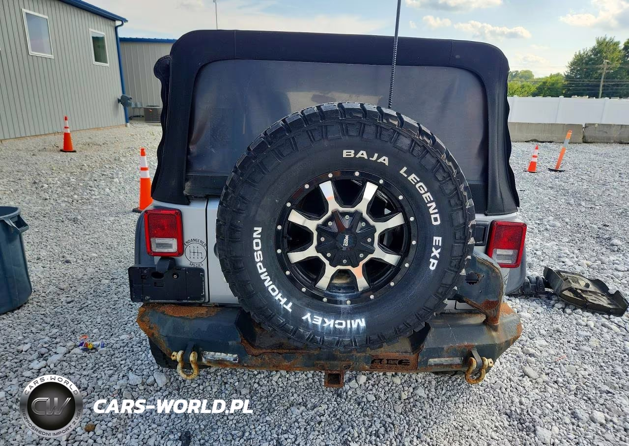 2014 Jeep Wrangler Unlimited Sport VIN:1C4BJWDG8EL190684 - 6