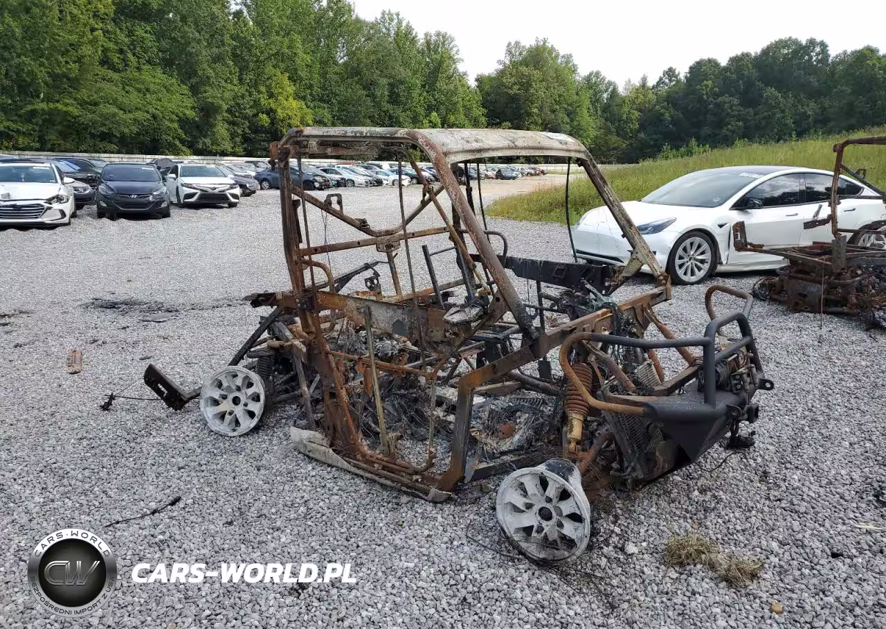 2021 Can-Am Defender Limited Cab Hd10