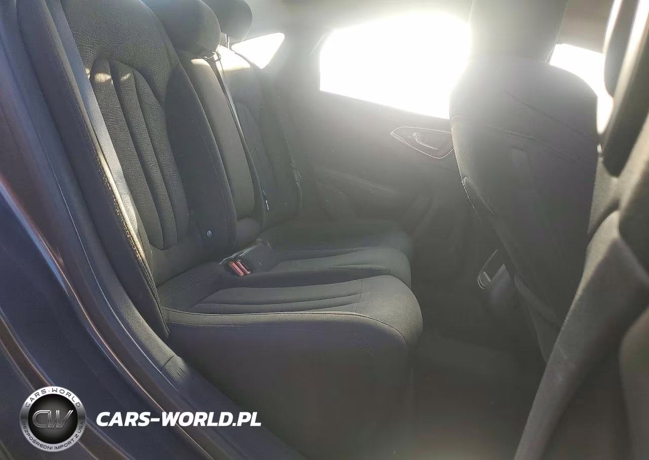 2015 Chrysler 200 Limited VIN:1C3CCCABXFN747417 - 10