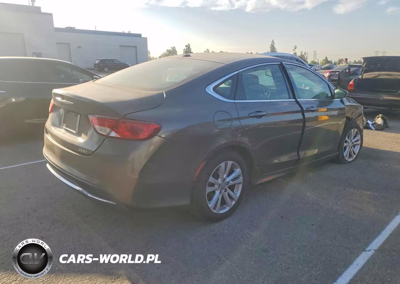 2015 Chrysler 200 Limited VIN:1C3CCCABXFN747417 - 3