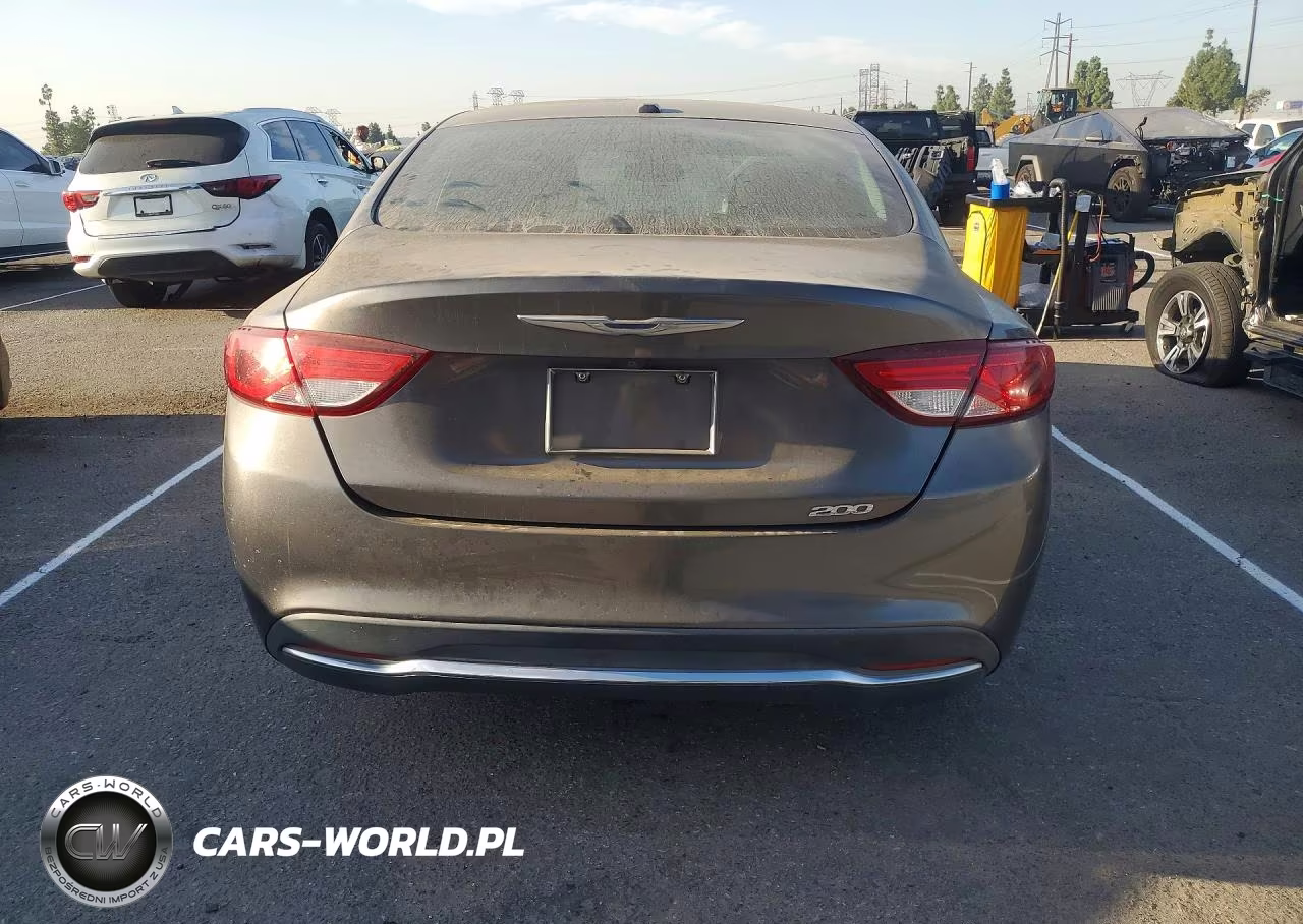 2015 Chrysler 200 Limited VIN:1C3CCCABXFN747417 - 6
