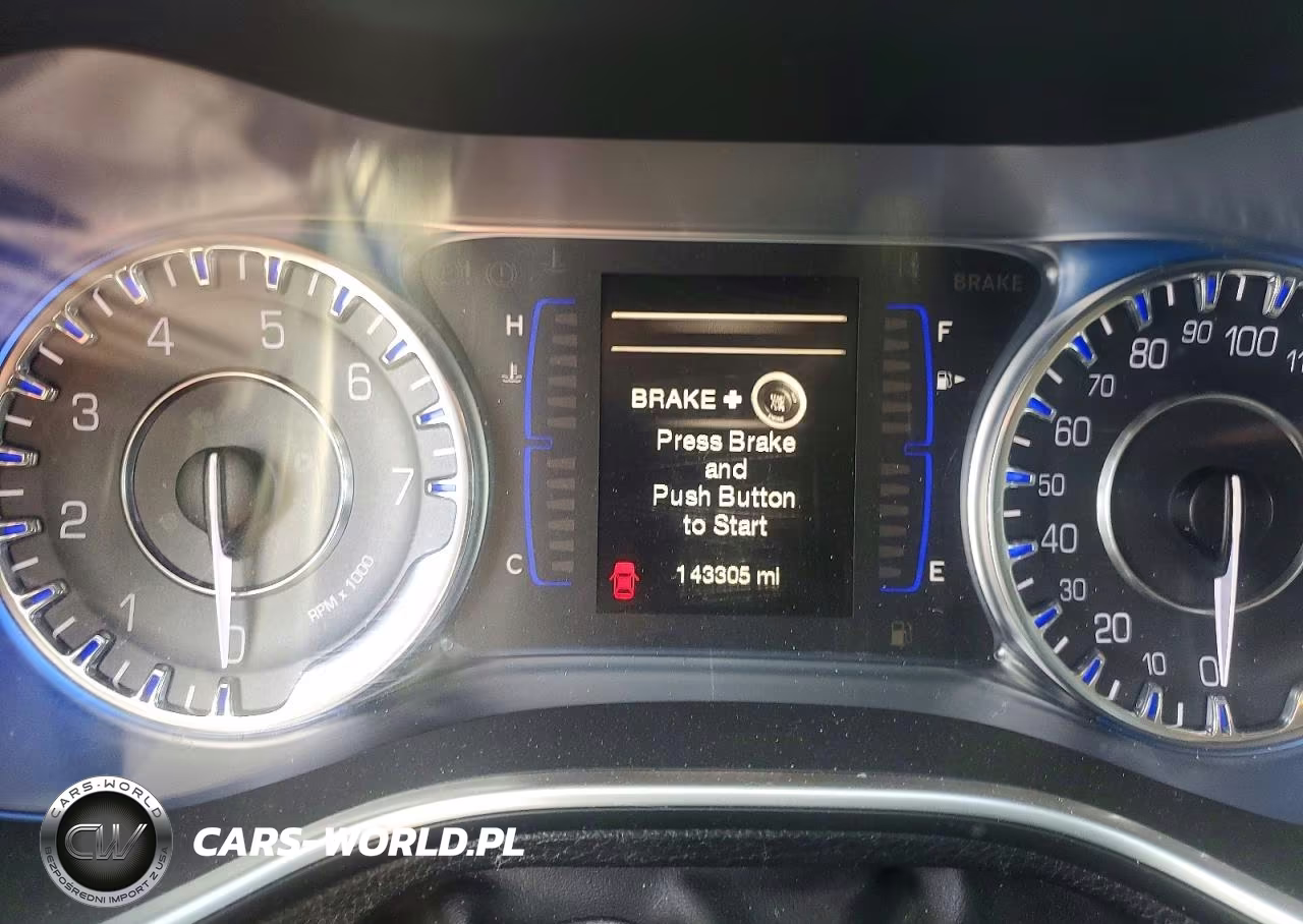 2015 Chrysler 200 Limited VIN:1C3CCCABXFN747417 - 9
