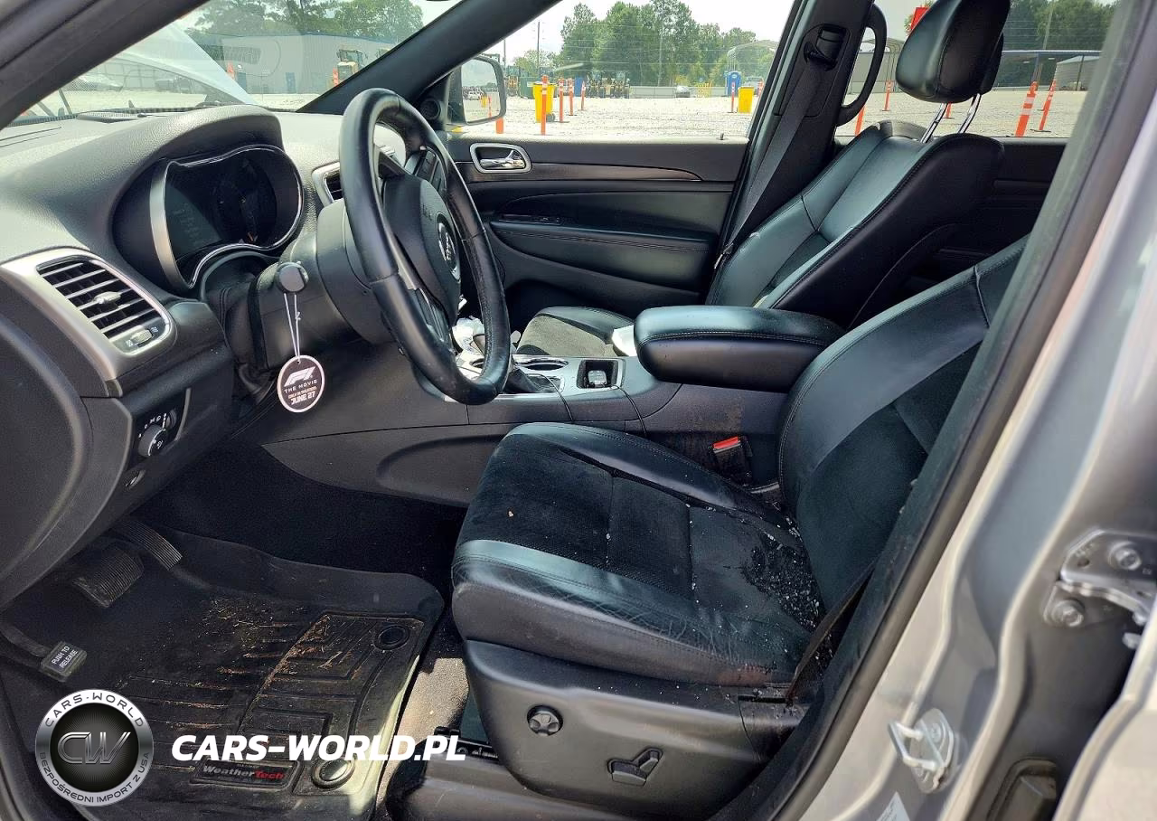 2018 Jeep Grand Cherokee Laredo VIN:1C4RJEAG5JC110006 - 7