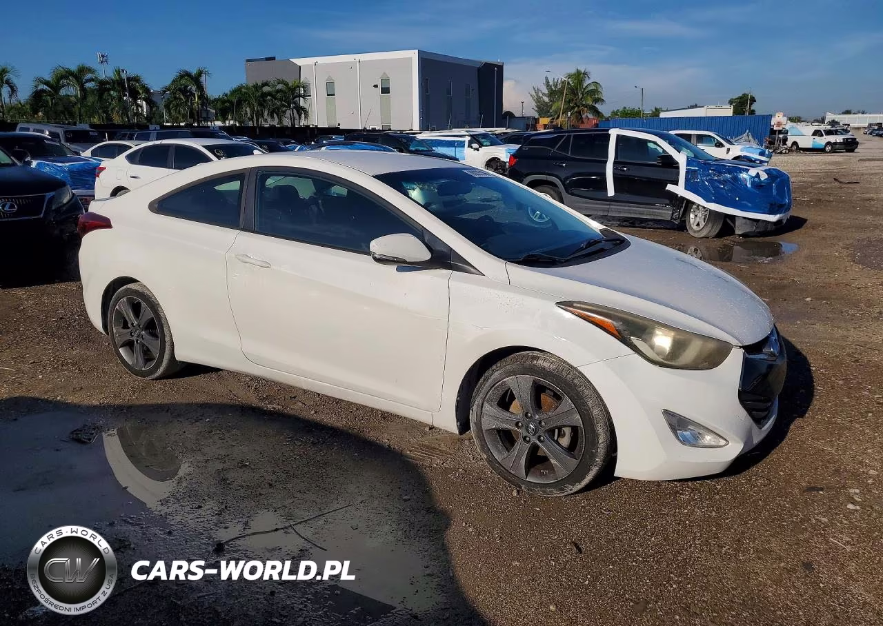 2014 Hyundai Elantra Coupe Base VIN:KMHDH6AH1EU026586 - 4