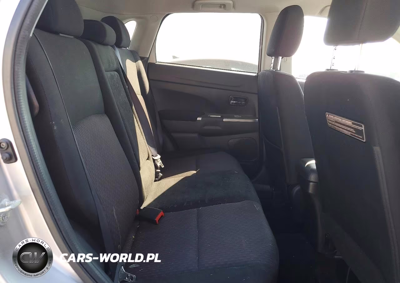 2018 Mitsubishi Outlander Sport Es VIN:JA4AP3AU8JU016910 - 11