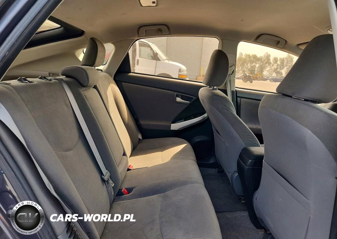 2013 Toyota Prius Two VIN:JTDKN3DU5D1707202 - 10