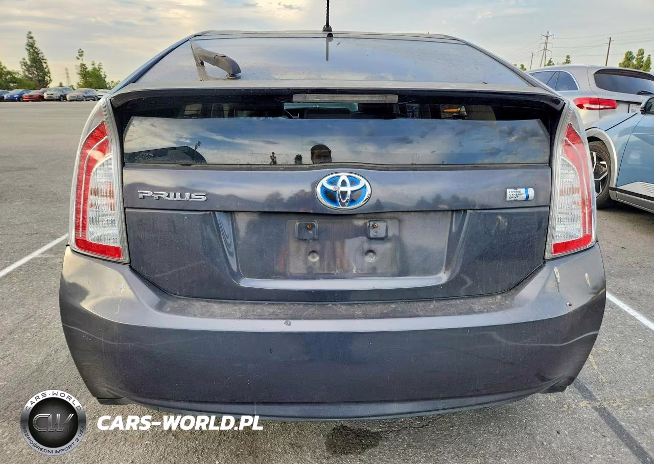 2013 Toyota Prius Two VIN:JTDKN3DU5D1707202 - 6